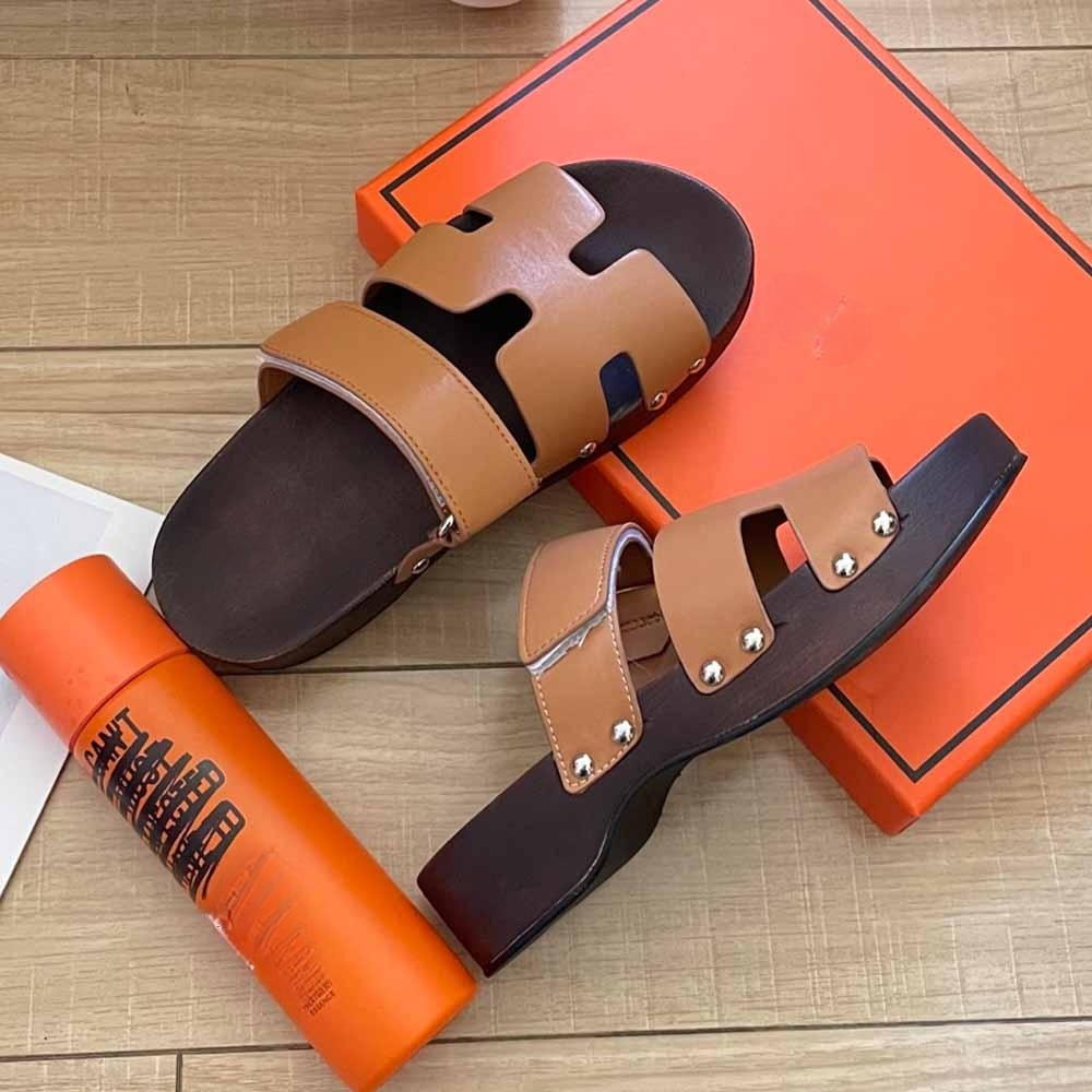 2026 ladies new fashion rivet hook and loop platform slippers have a shoe box