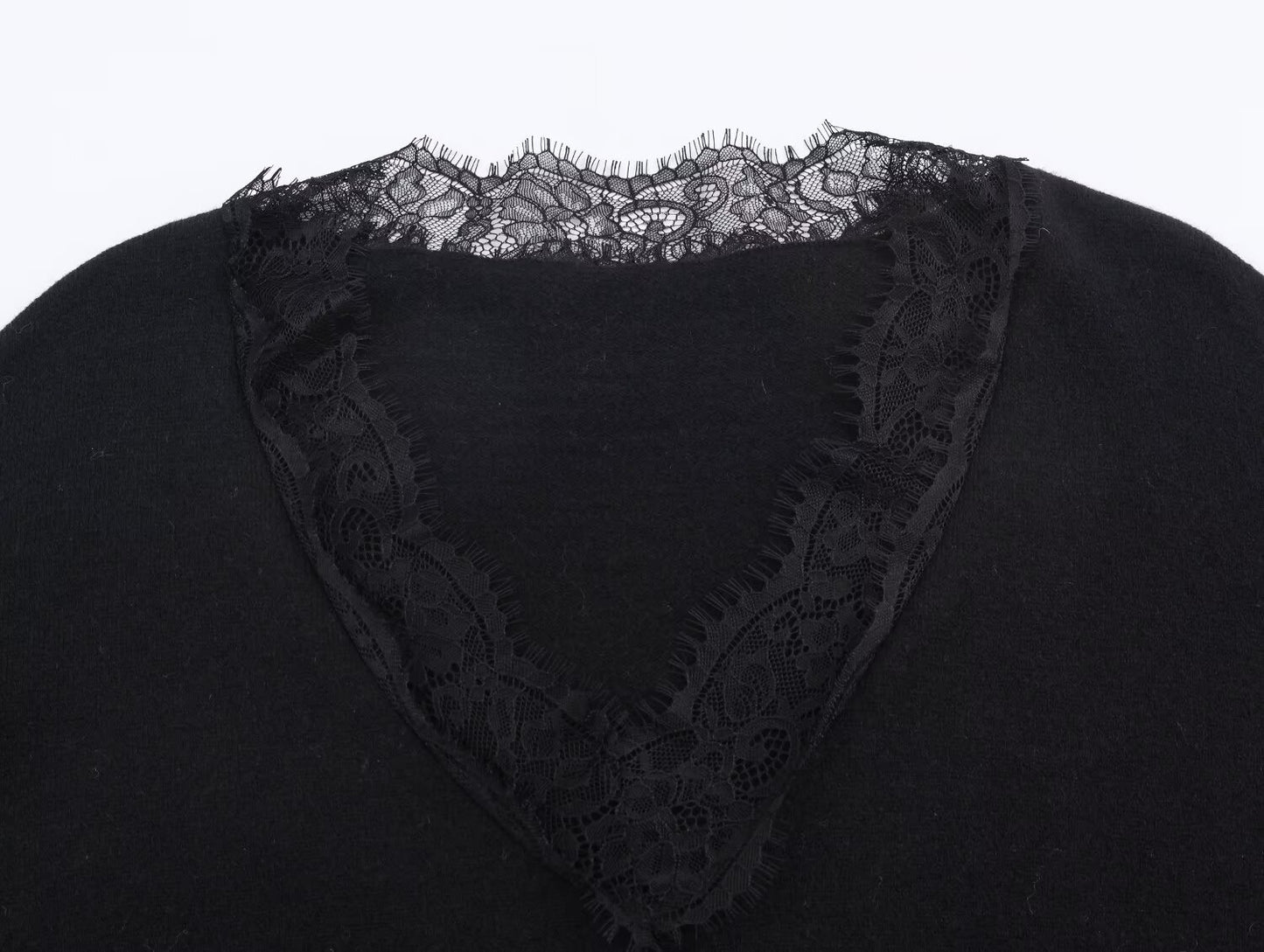 Women's lace decorated loose V-neck knitted sweater