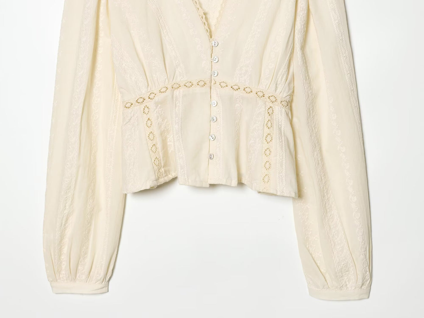 Women's short V-neck embroidered shirt