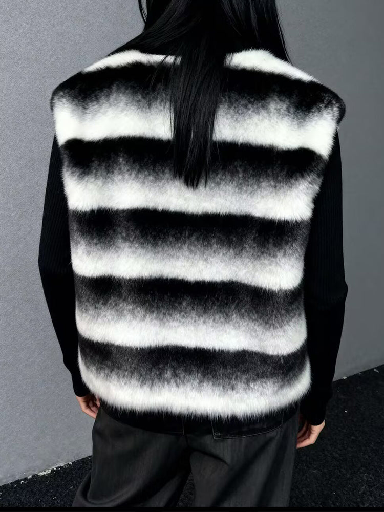 Women's faux fur effect spliced knitted sleeve Coat