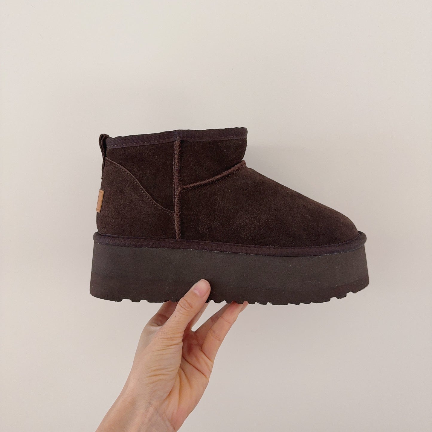 New ultra-high sole snow boots
