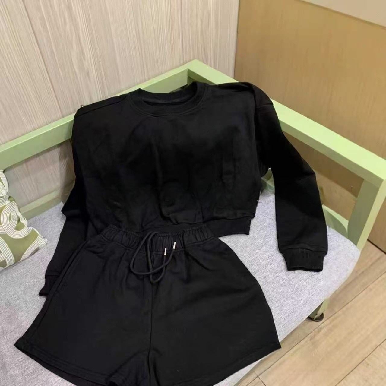 2026 new fashion round neck short sweater+elastic waist shorts sports suit