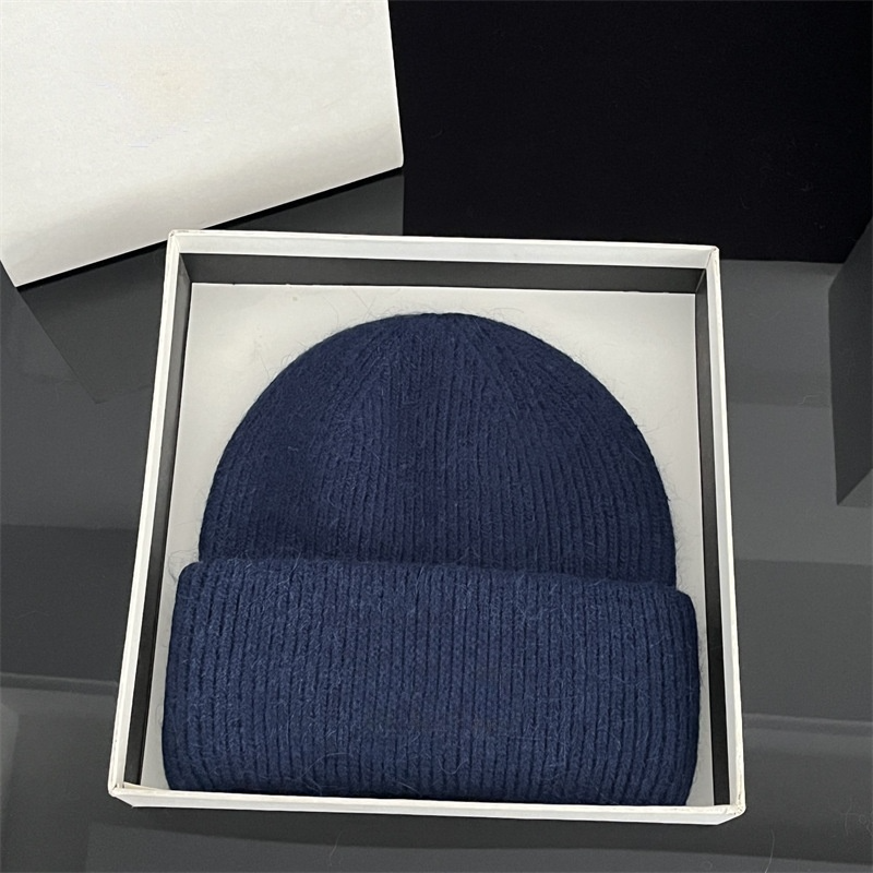 Women's casual Joker warm plush knit hat