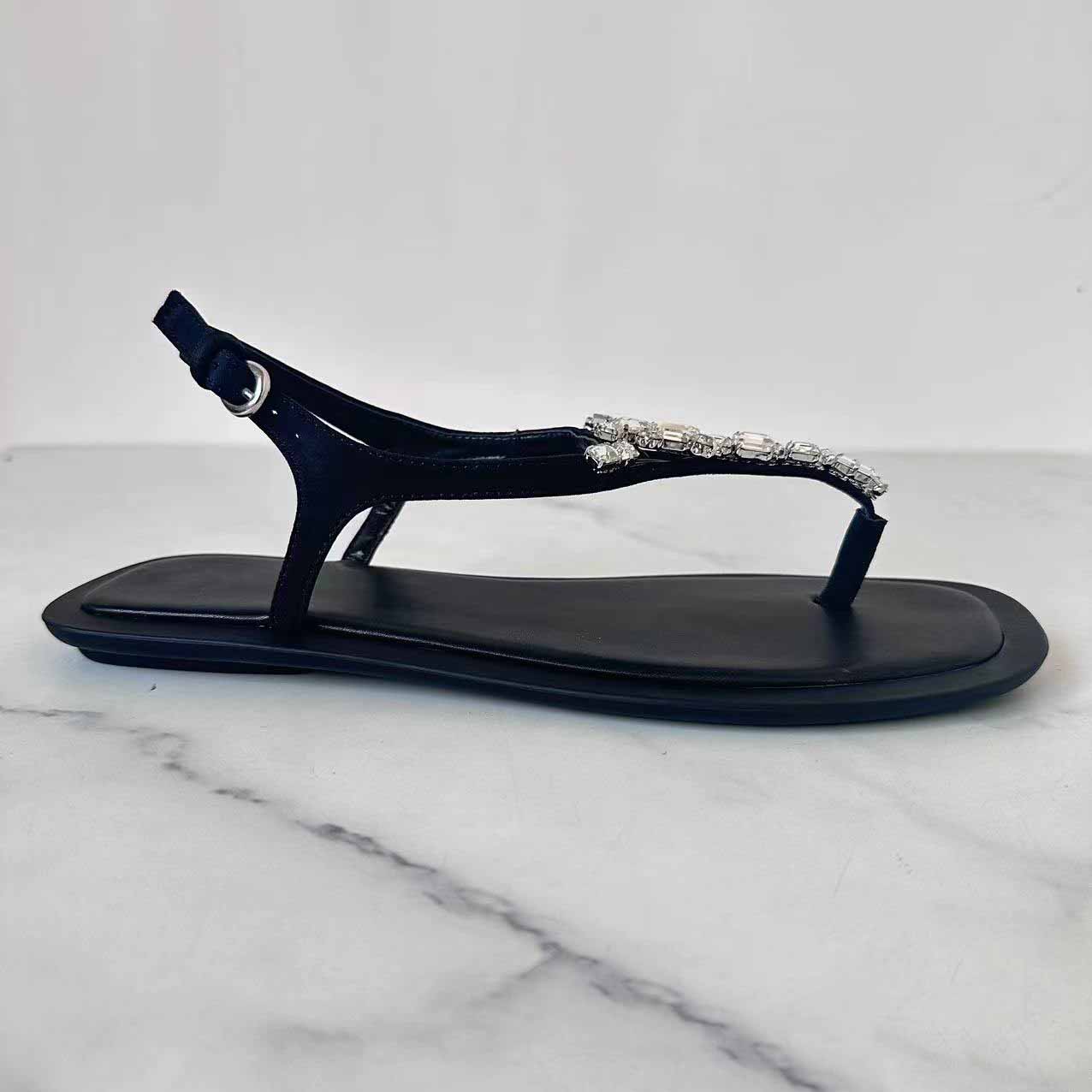 Women's New Fashion Joker Black Jewelry Decorative Pinch Casual Beach Flat Sandals
