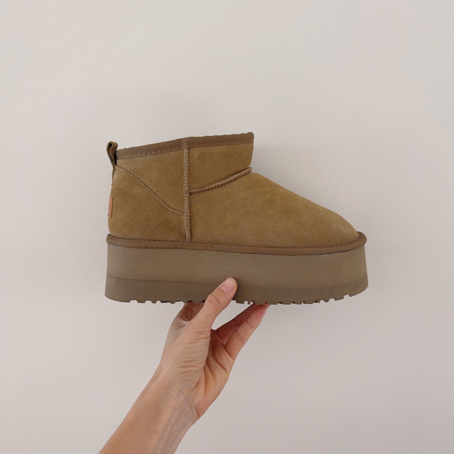 New ultra-high sole snow boots