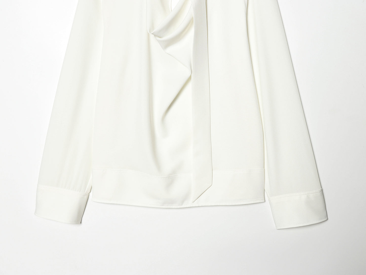 Women's lace up collar pleated shirt