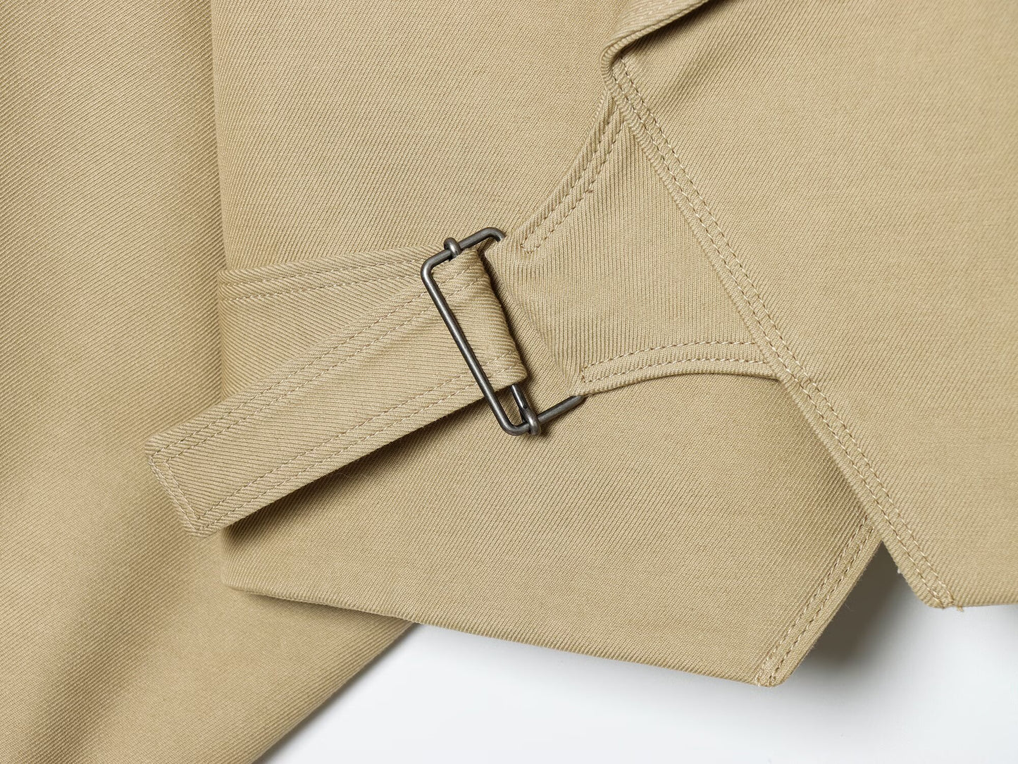 Women's long sleeved lapel short Coat
