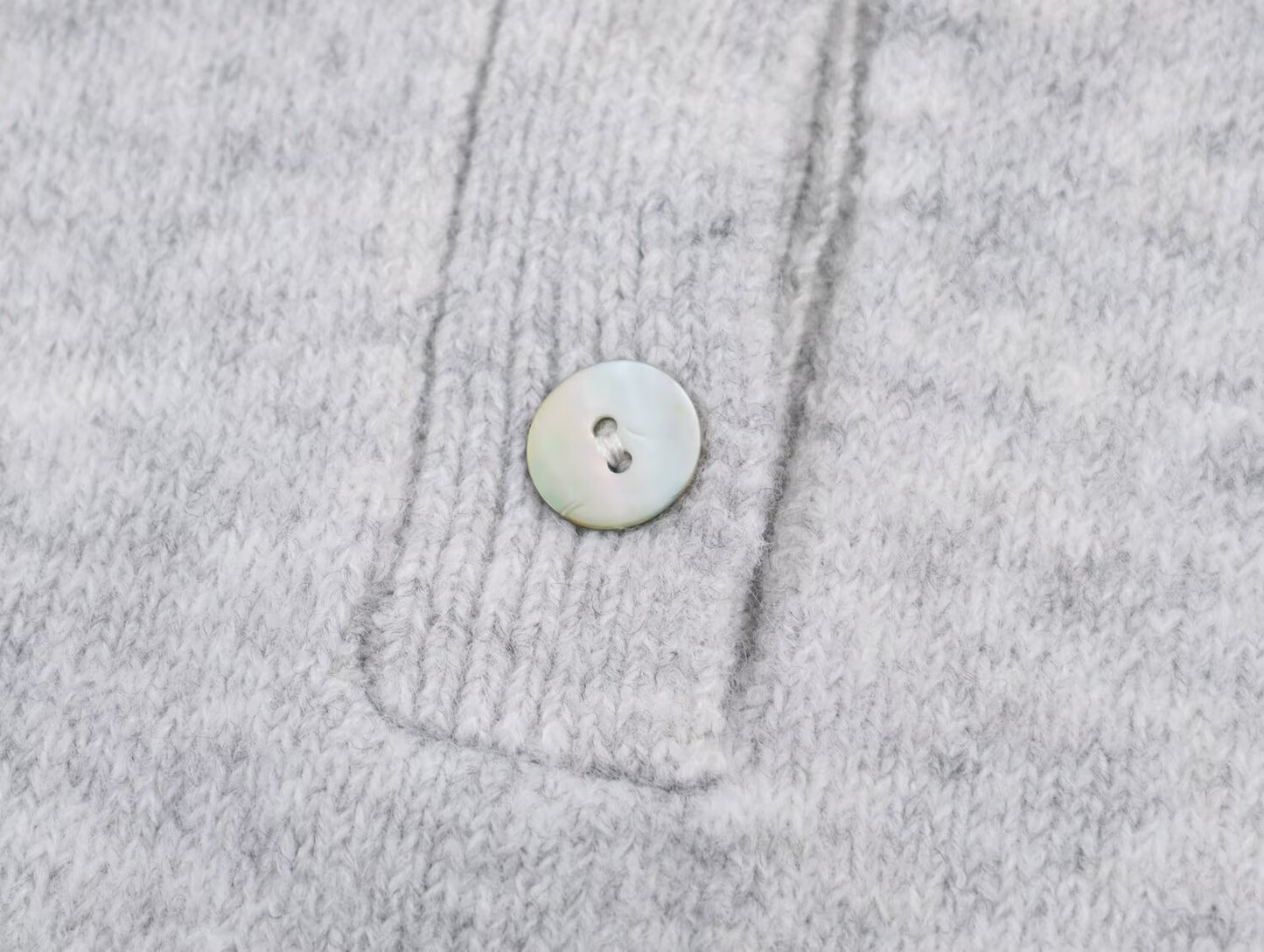 Women's casual long sleeved knitted polo shirt